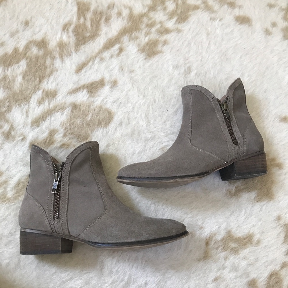 Seychelles Lucky Penny Taupe Suede